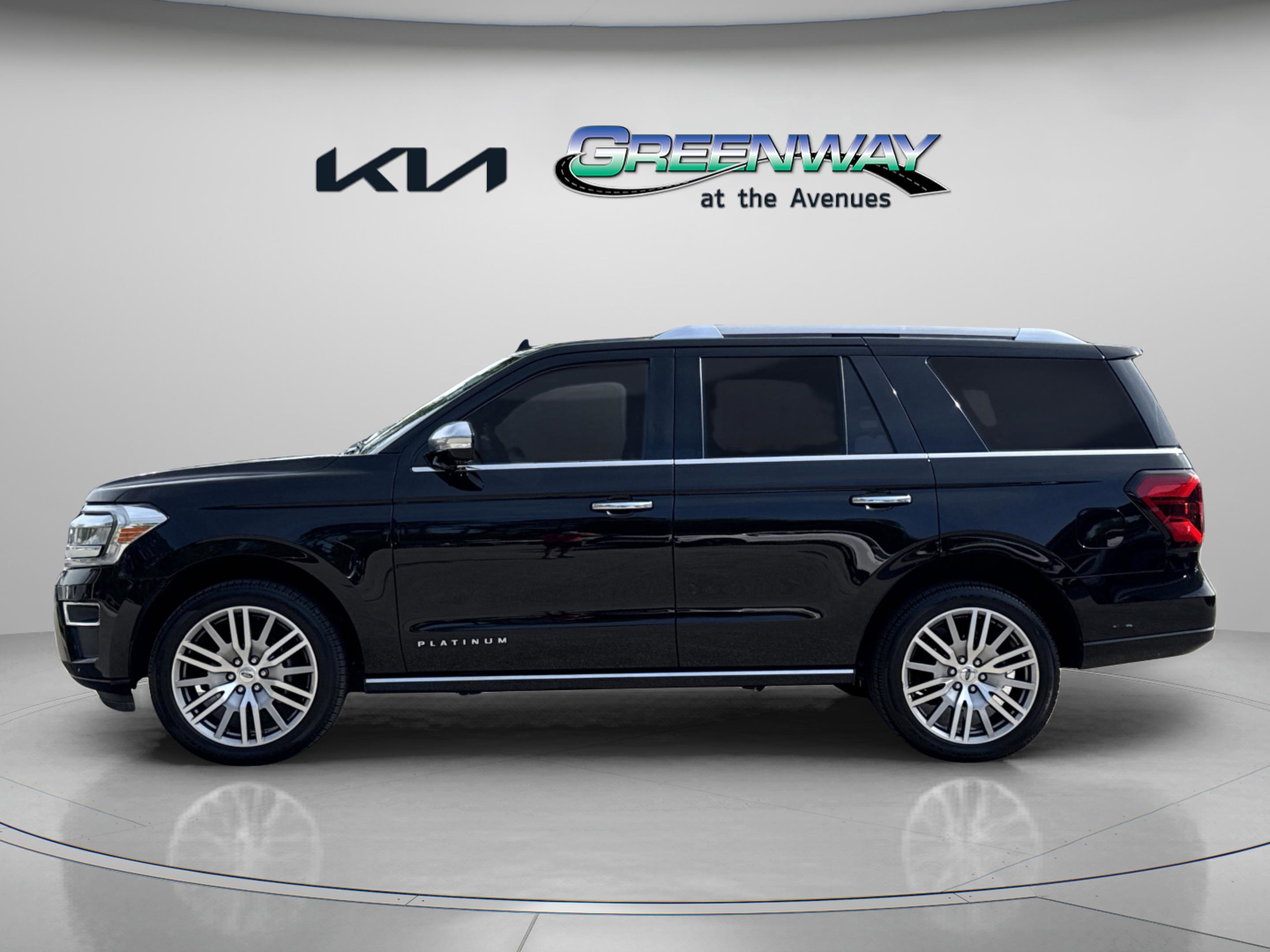Used 2022 Black Metallic Ford Platinum image 3