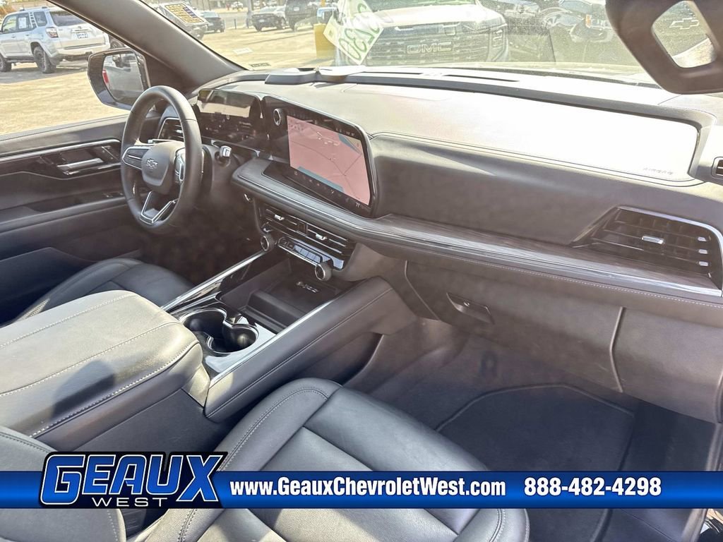 Used 2025 Black Chevrolet Z71 image 32