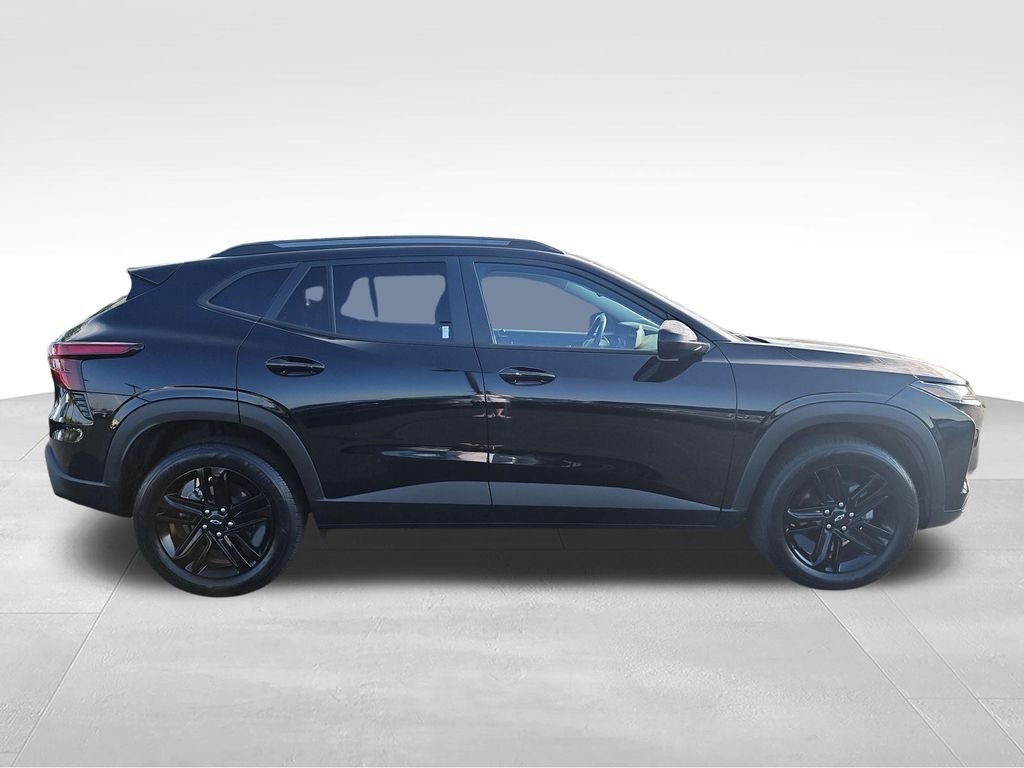 Used 2025 Black Chevrolet ACTIV image 6