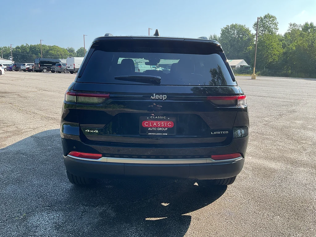 New 2027 High Gloss Black Jeep Limited image 6