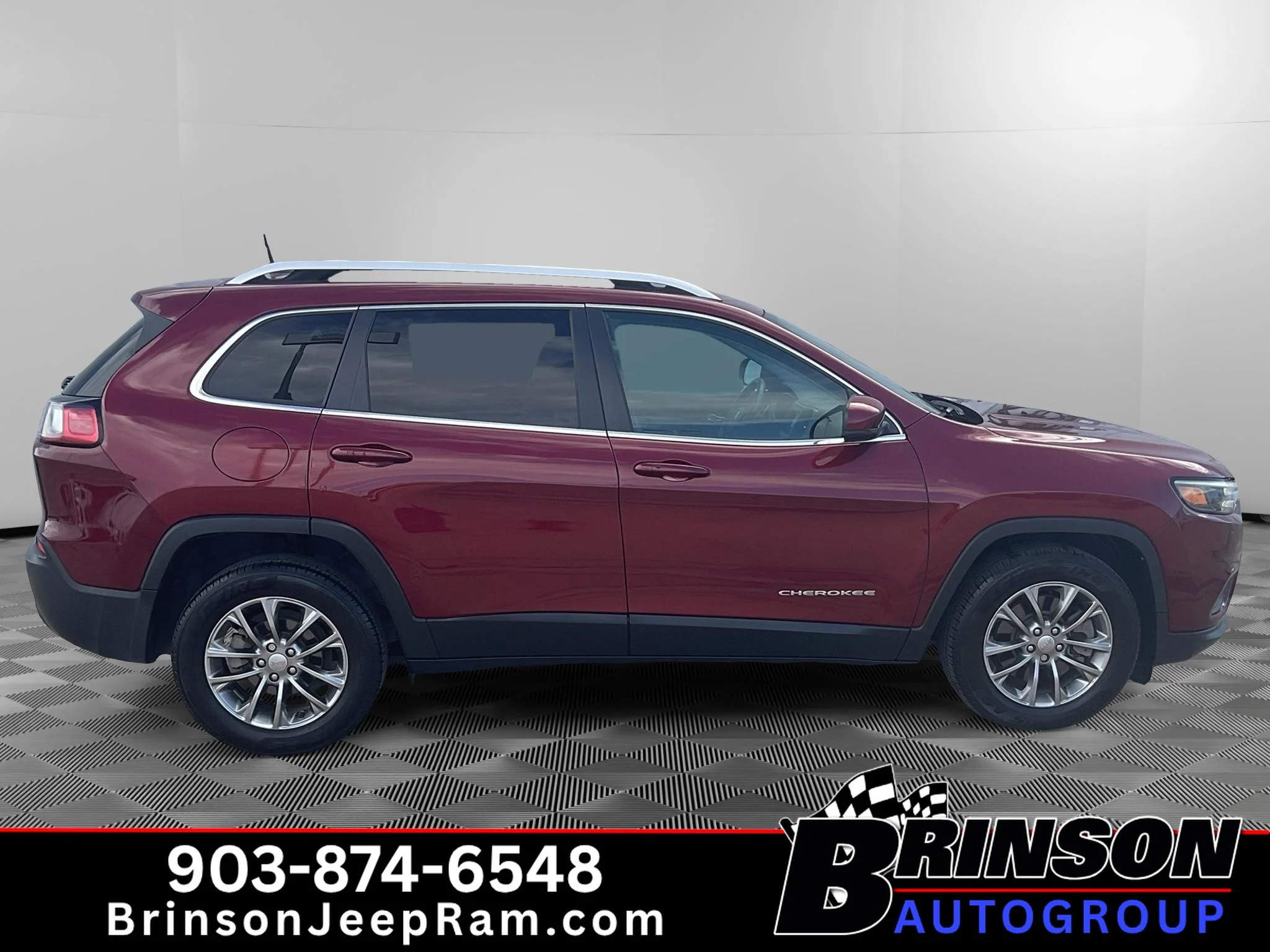 Used 2020 Velvet Red Pearlcoat Jeep Latitude Plus image 8