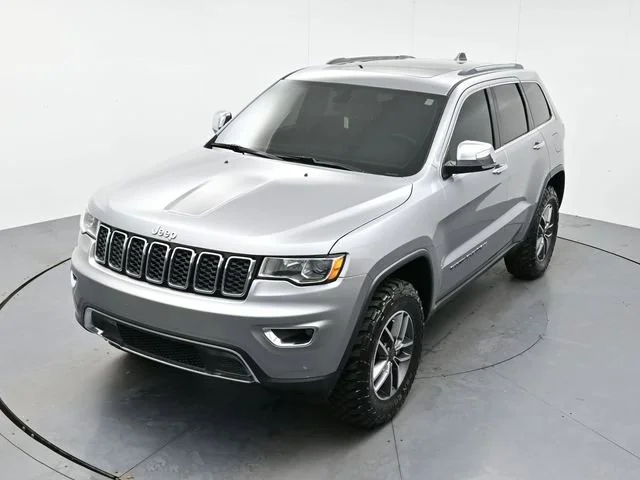 Used 2020 Billet Silver Metallic Clearcoat Jeep Limited image 33