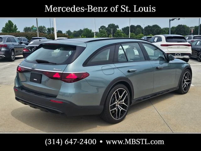 Used 2024 Green Mercedes-Benz E 450 image 3