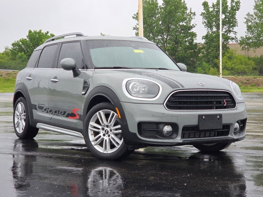 2019 MINI Countryman Cooper Signature's photo