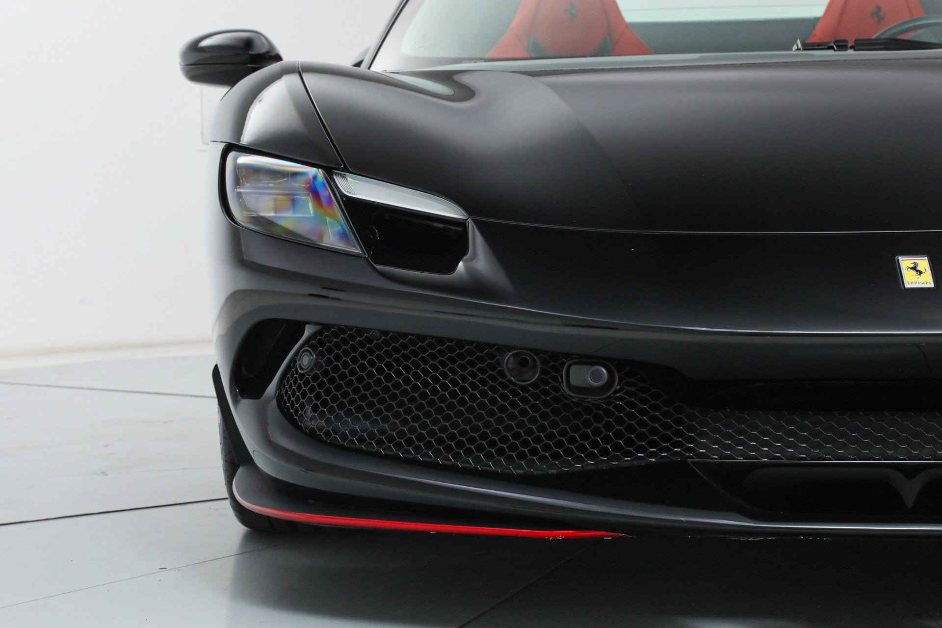 Certified Used 2025 Nero Ferrari  image 30