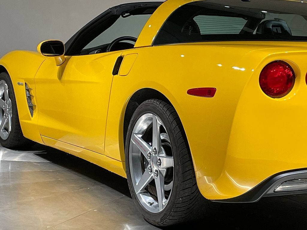 Used 2005 Millenium Yellow Chevrolet BASE image 33
