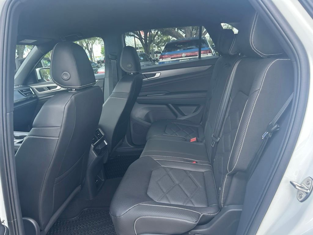 New 2026 White/off-white Volkswagen 2.0T SE image 45