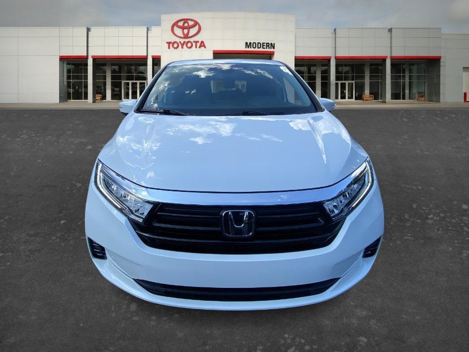 Used 2024 Platinum White Pearl Honda Touring image 2