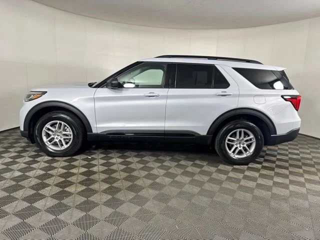 New 2026 Space White Metallic Ford Active image 8