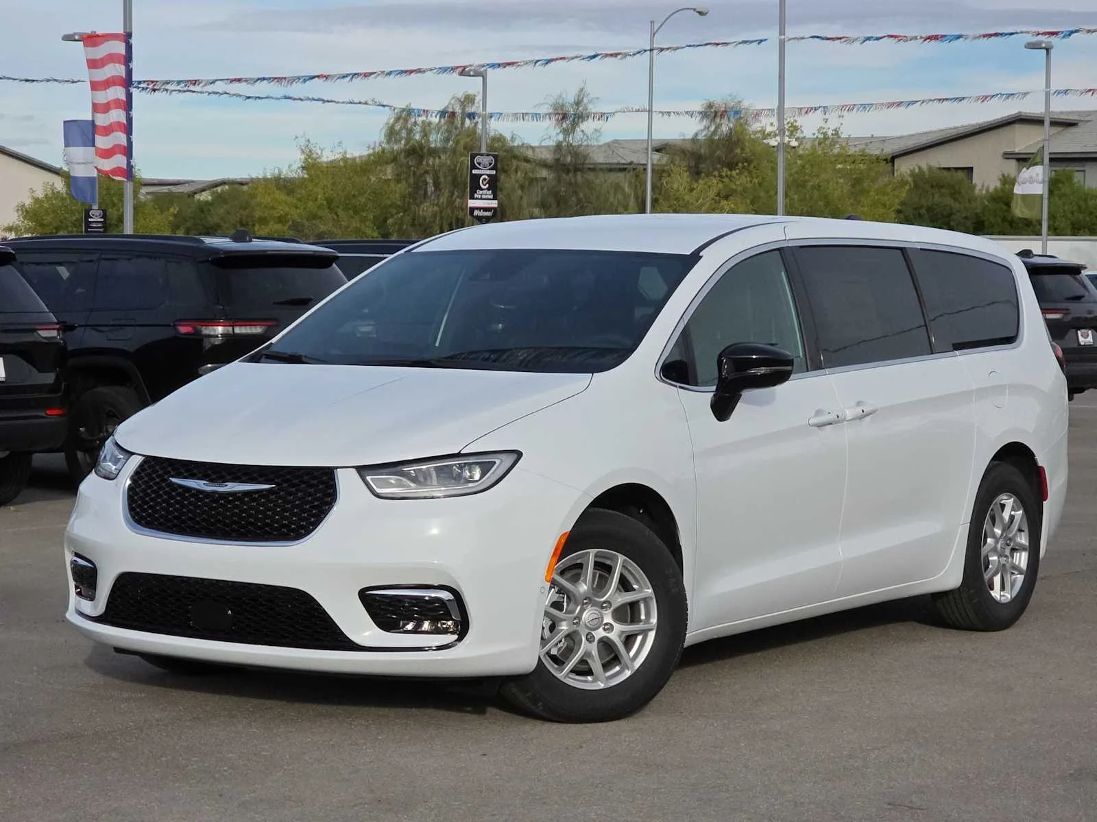 New 2026 Bright White Clear-Coat Exterior Paint Chrysler Select image 31