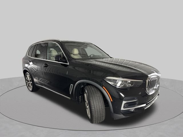 Used 2022 Black BMW sDrive40i image 4