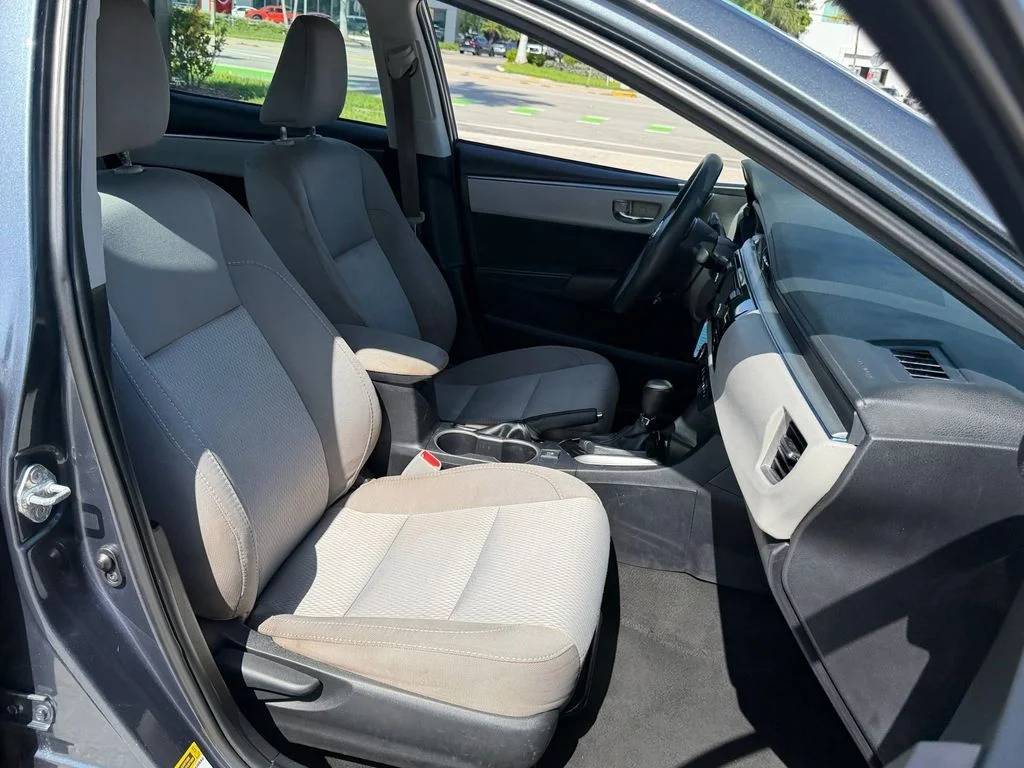 Used 2015 Gray Toyota LE image 19