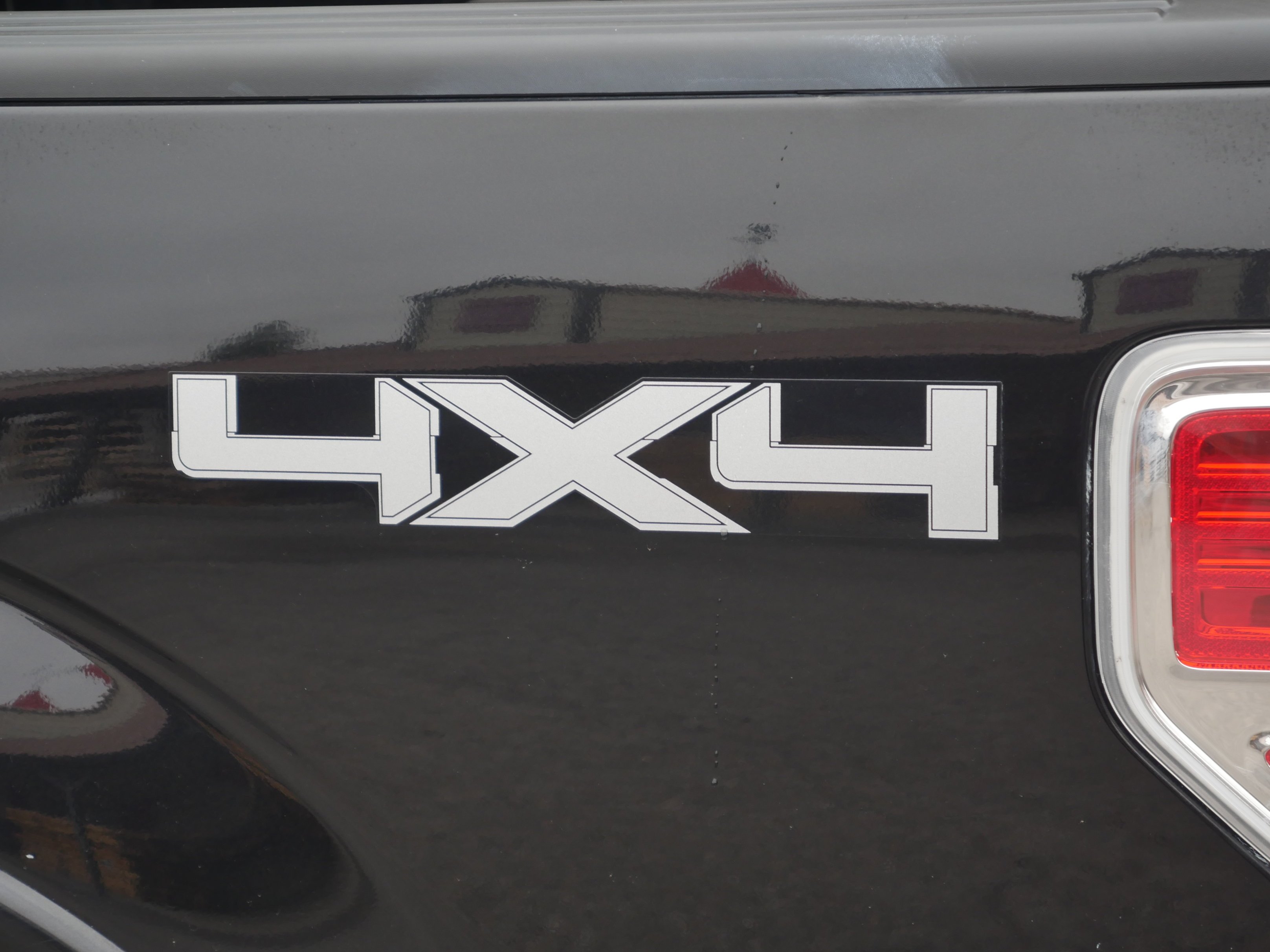 Used 2012 Tuxedo Black Metallic Ford Platinum image 26