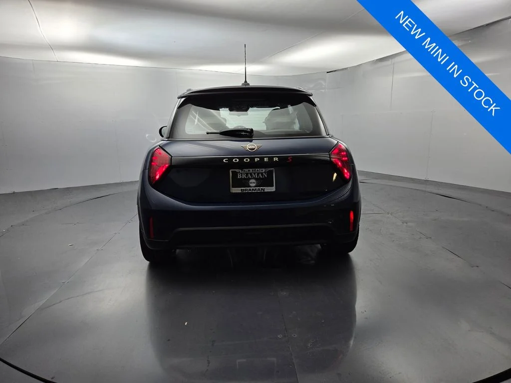 New 2026 Blue MINI Signature Plus image 8