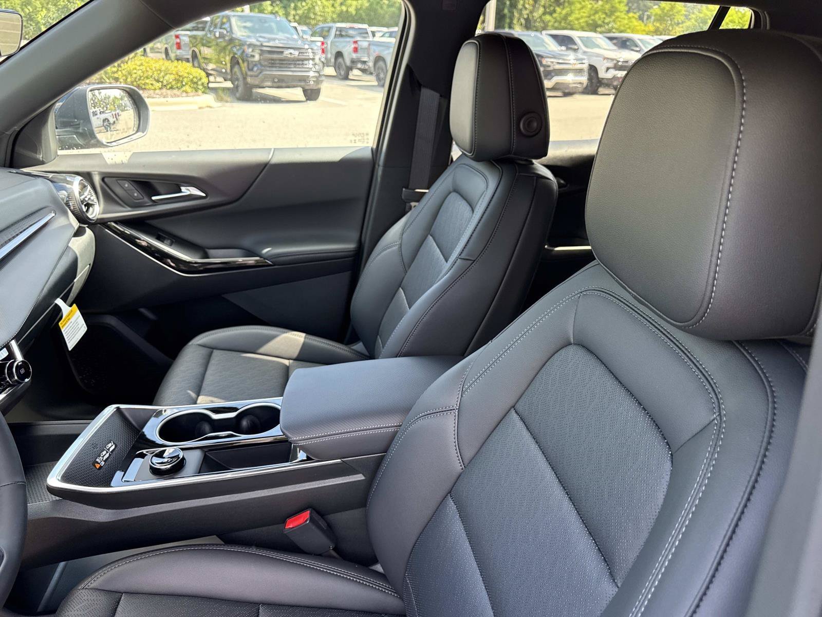 2027 Chevrolet Equinox LT - Photo 20