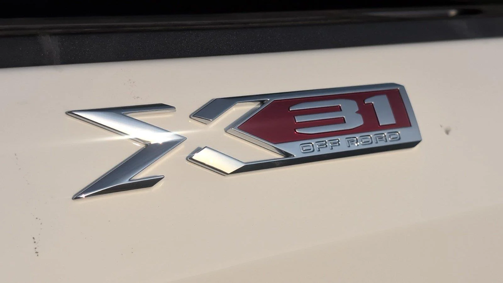 New 2026 Summit White GMC SLT image 6