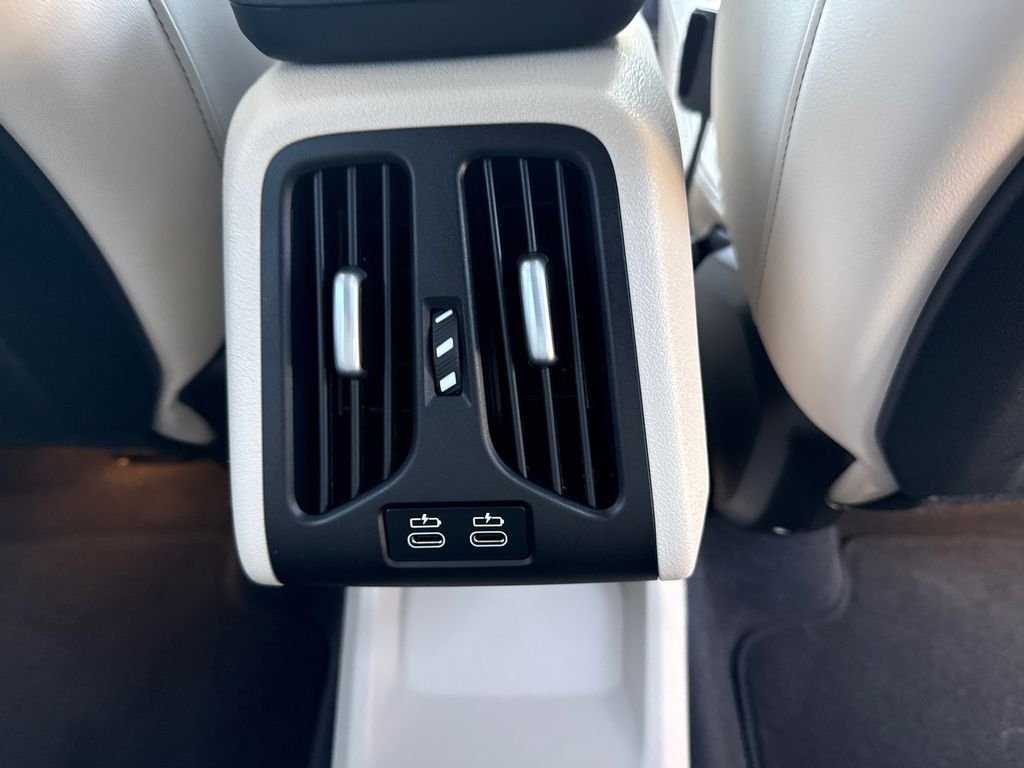 Used 2025 Blue BMW xDrive28i image 17