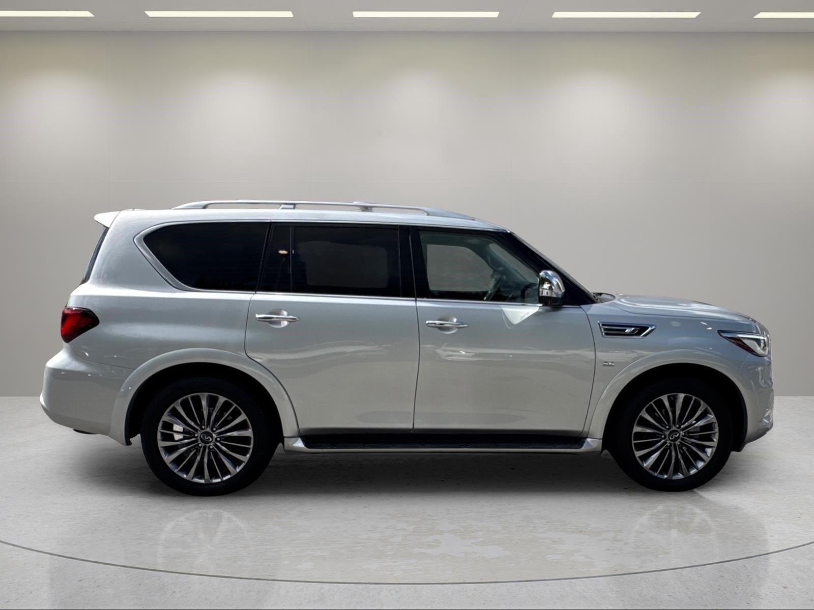 Used 2019  INFINITI  image 6