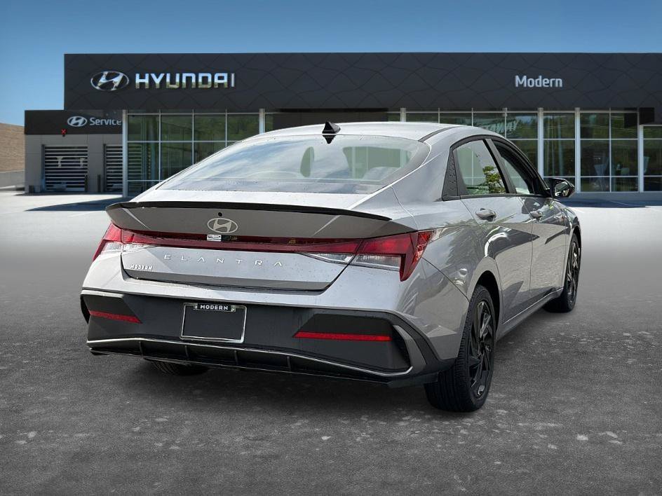 Used 2026 Fluid Metal Hyundai SEL Sport image 4