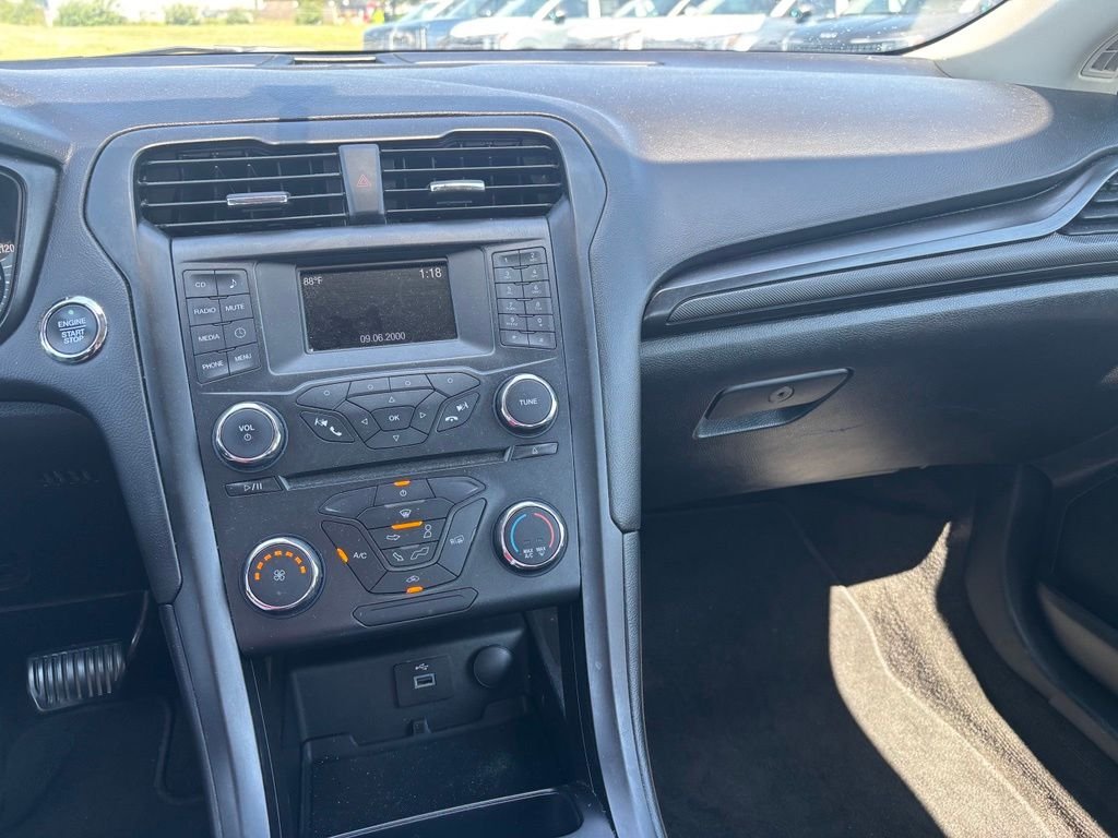 Used 2018 Magnetic Ford S image 10