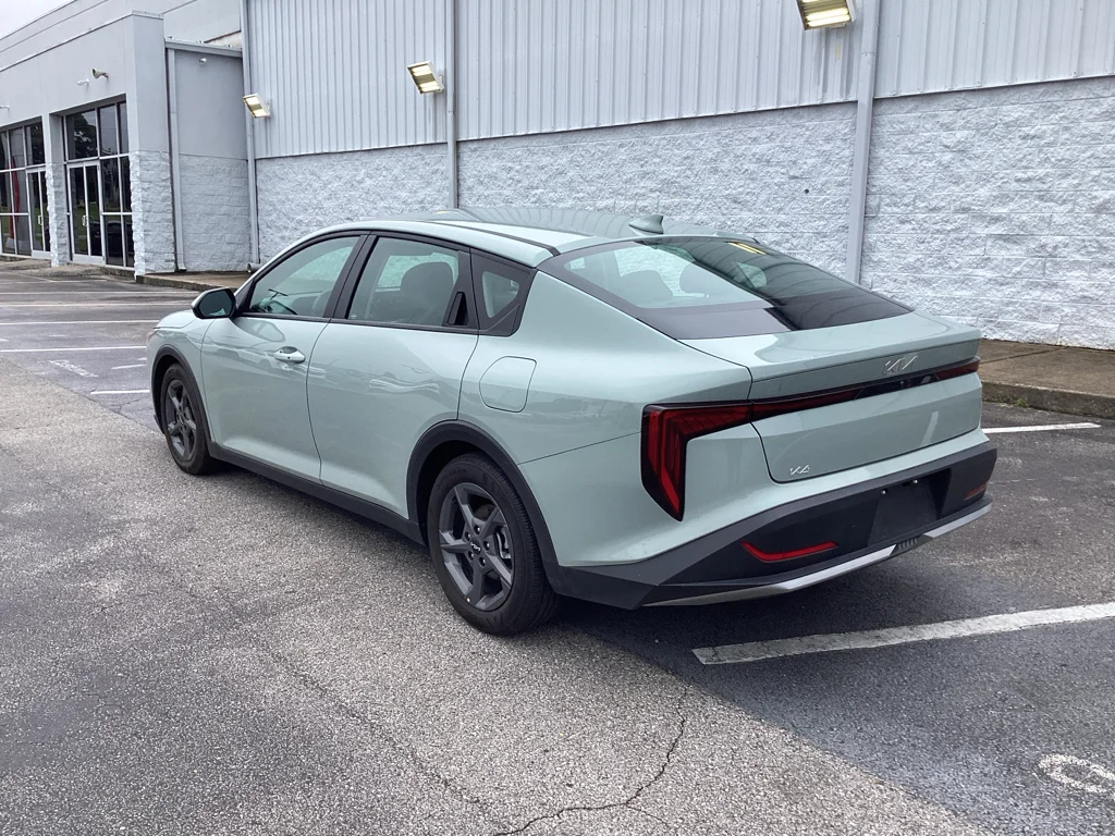 Used 2025 Morning Haze Kia LXS image 3