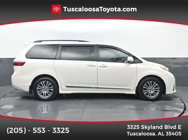 2018 Toyota Sienna XLE