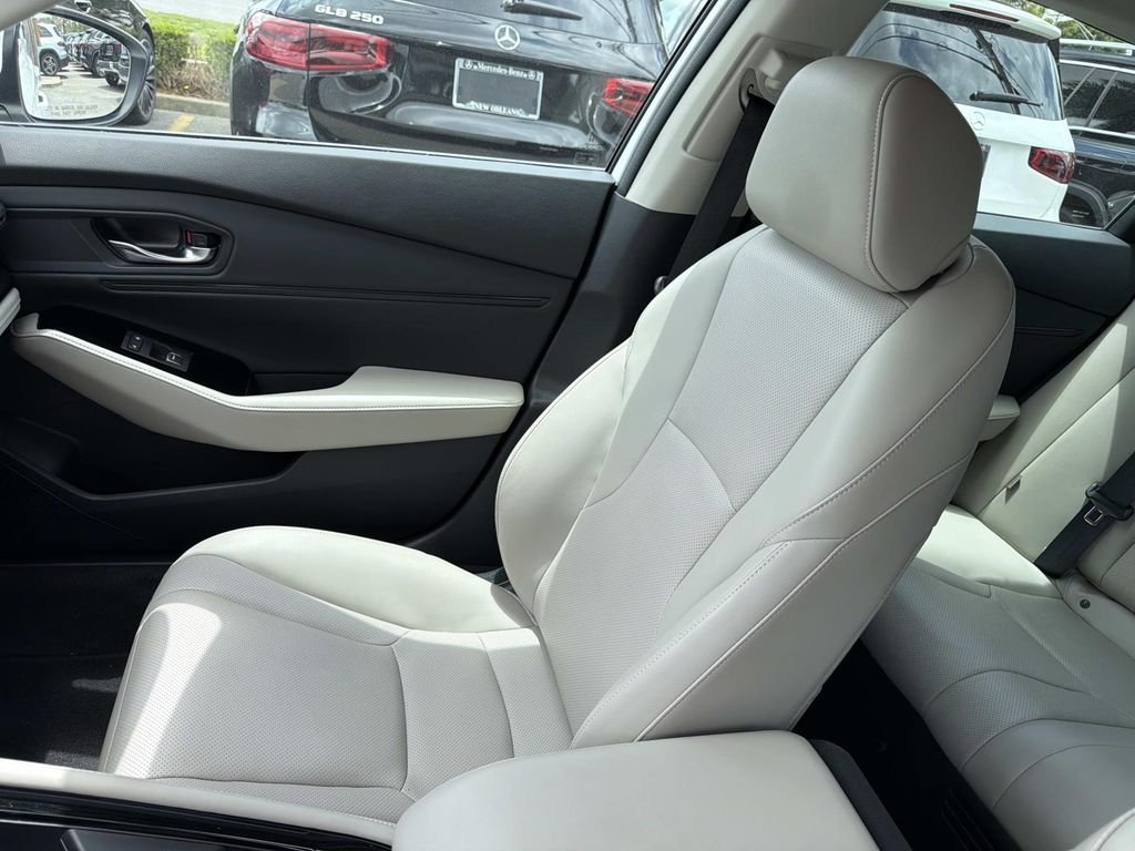 Used 2024  Honda Touring image 16