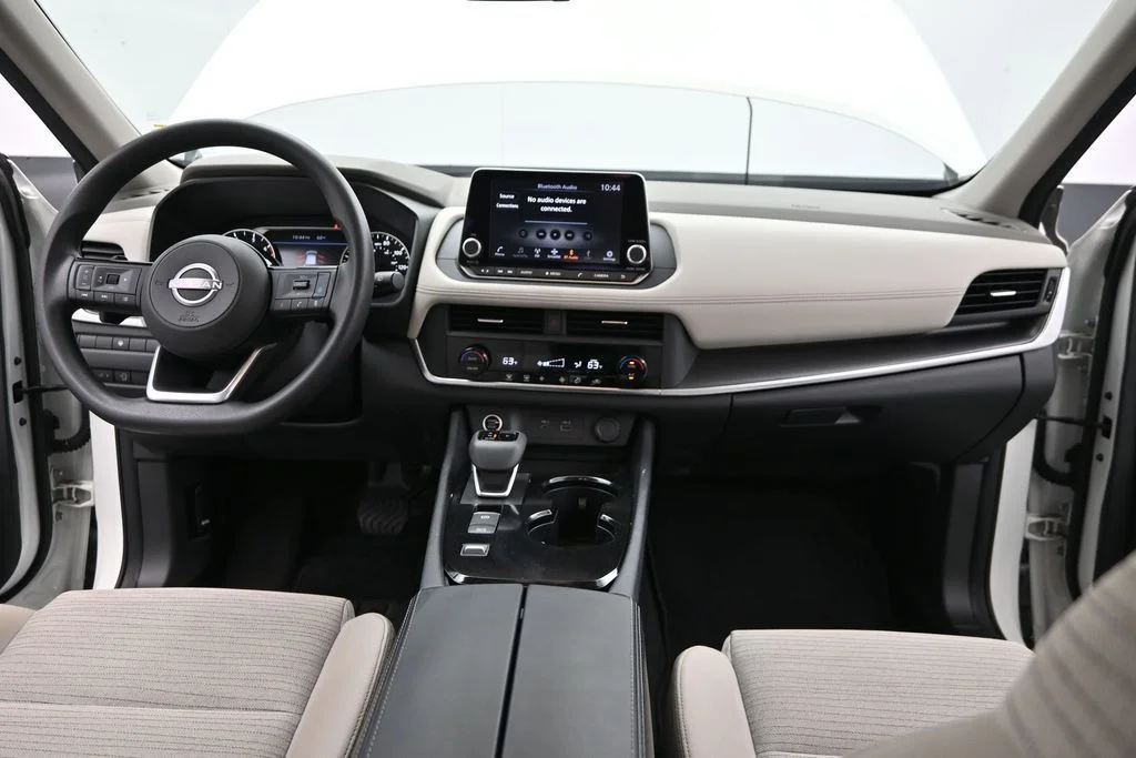 Used 2023 White Nissan SV image 34