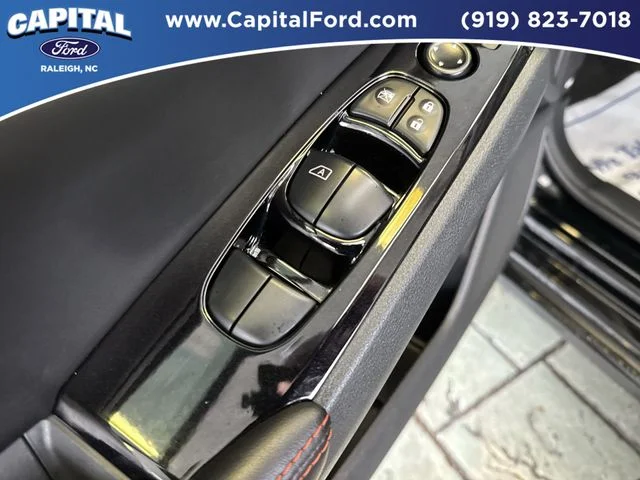 Used 2025 Black Nissan 2.5 SR image 22