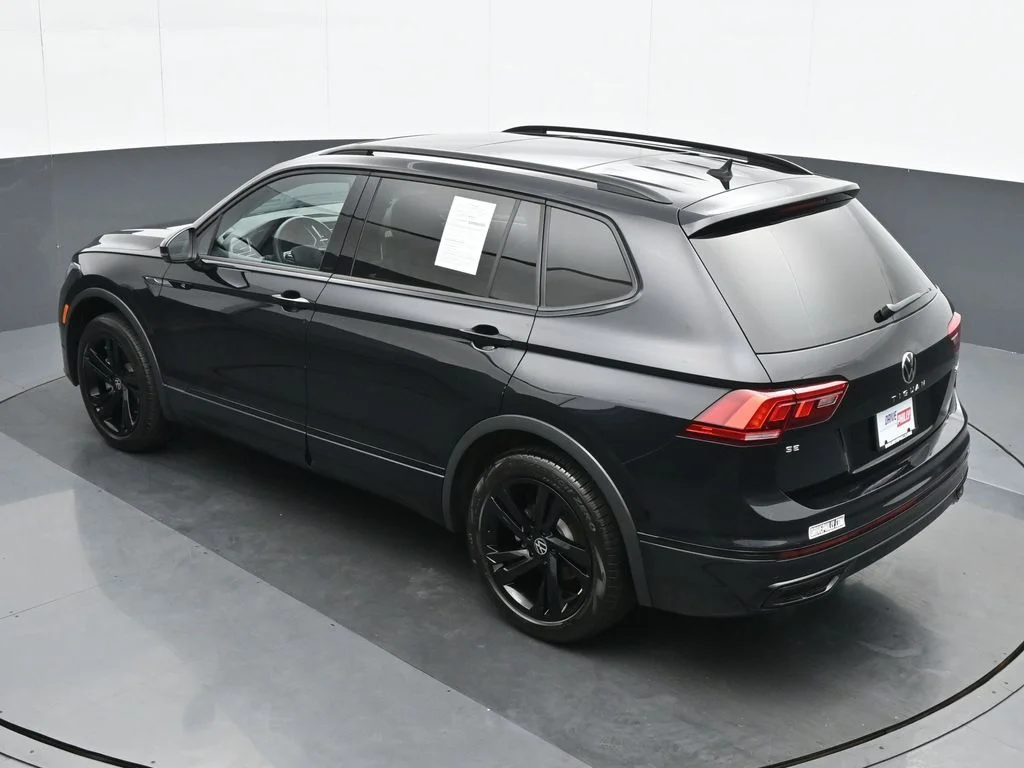 Used 2024 Black Volkswagen 2.0T SE R-Line Black image 19