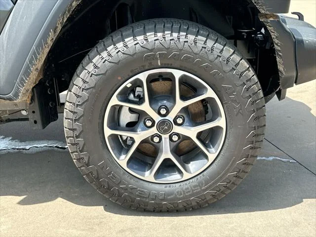 New 2024 Granite Crystal Metallic Clear-Coat Exterior Paint Jeep Sport S image 10