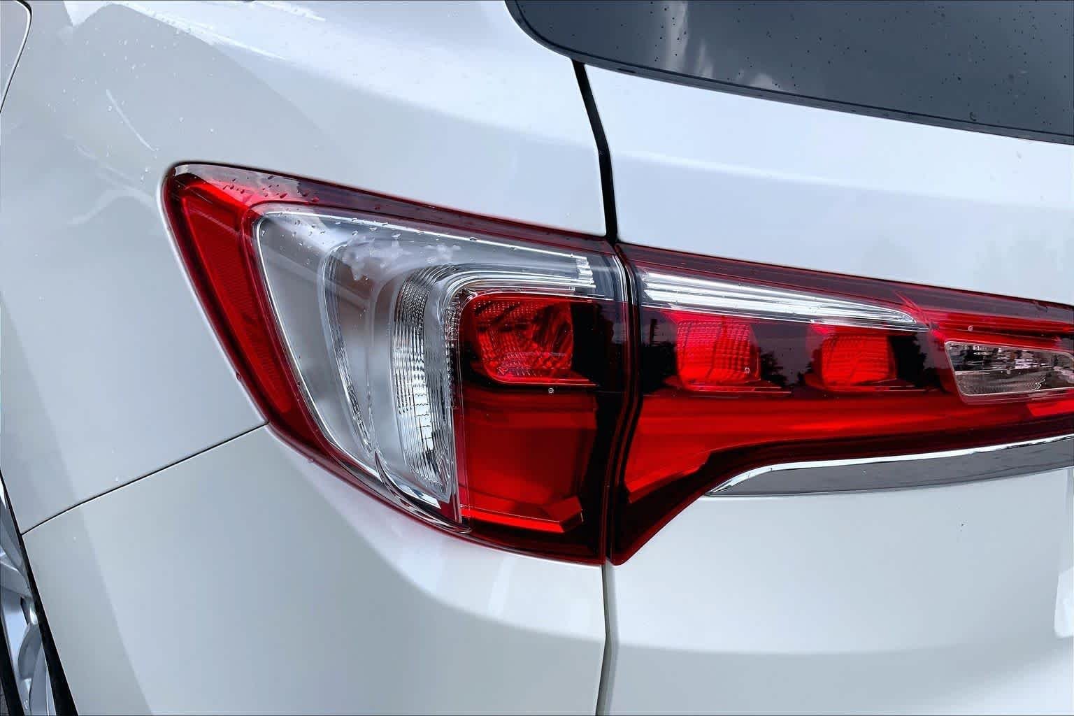 Used 2018 White Diamond Pearl Acura AWD with Technology Package image 29