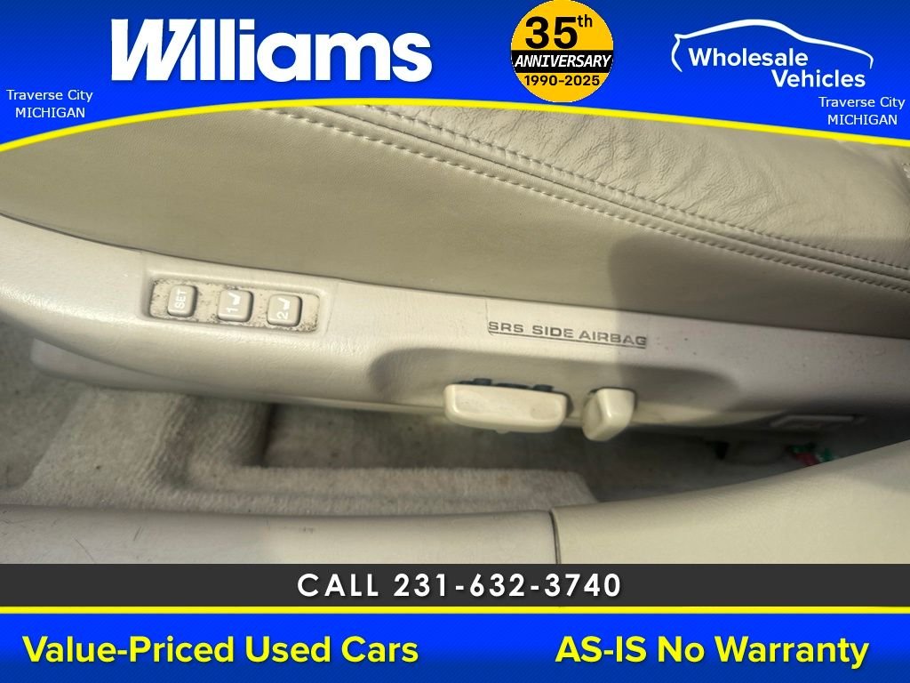 Used 1999 Black Lexus 300 image 27
