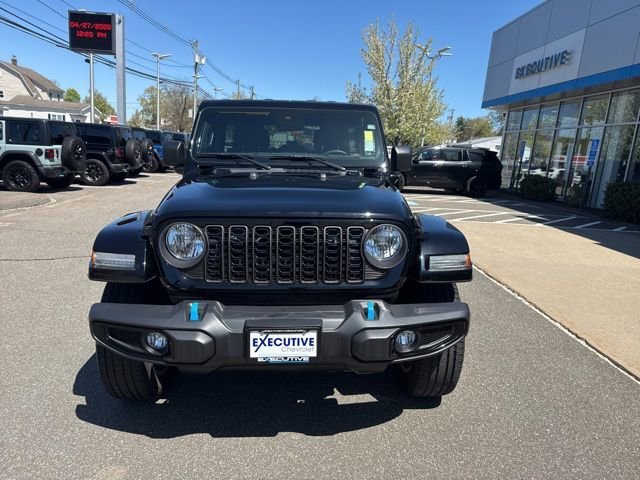 Used 2024  Jeep Sport S image 3
