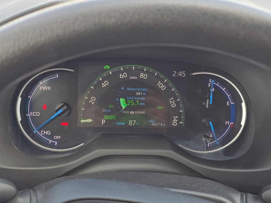 Used 2025 White Toyota XLE image 23