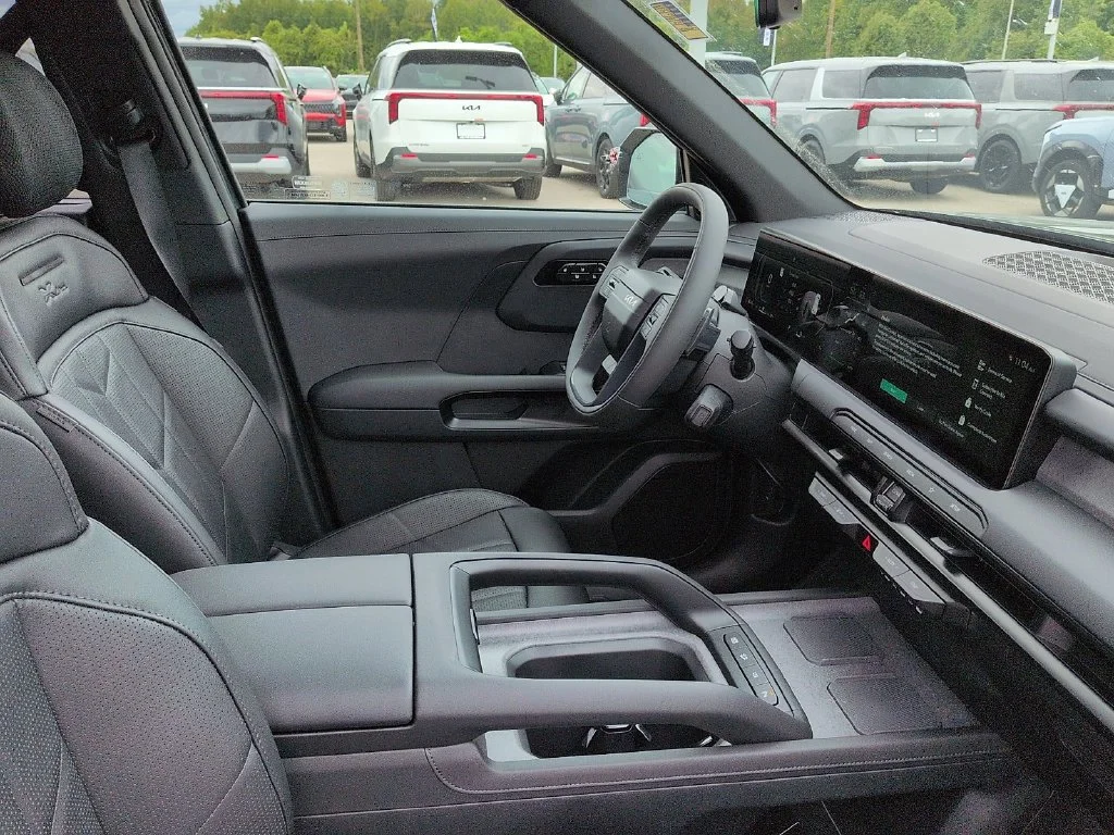 New 2027 Black Jade Green Kia X-LINE SX image 7