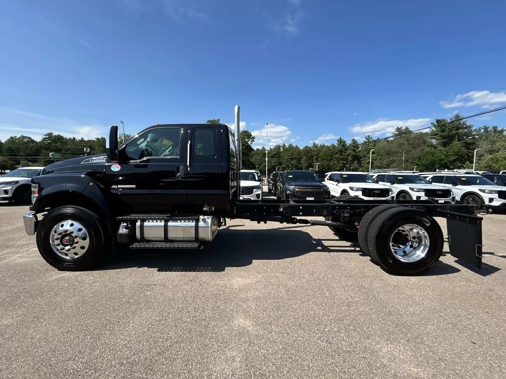 Used 2024 Black Ford  image 6