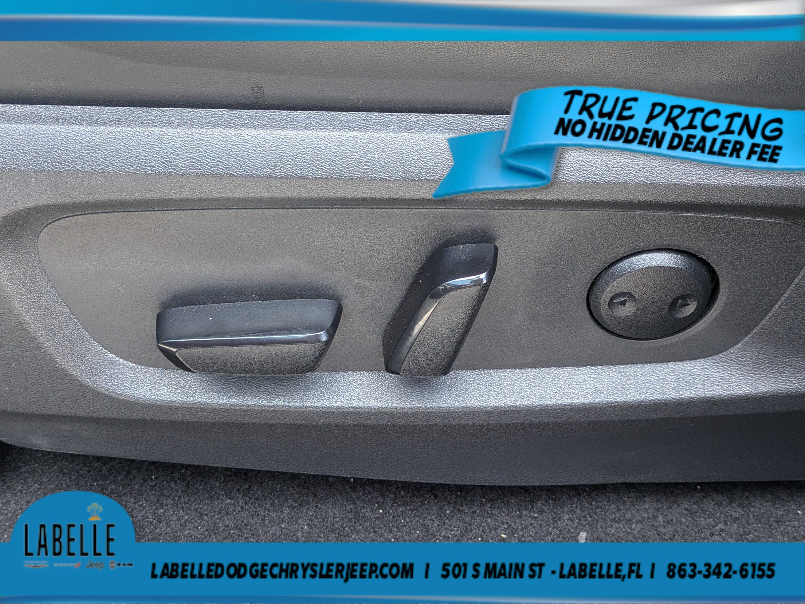 Used 2023 Pearl White Tricoat Nissan Platinum image 17
