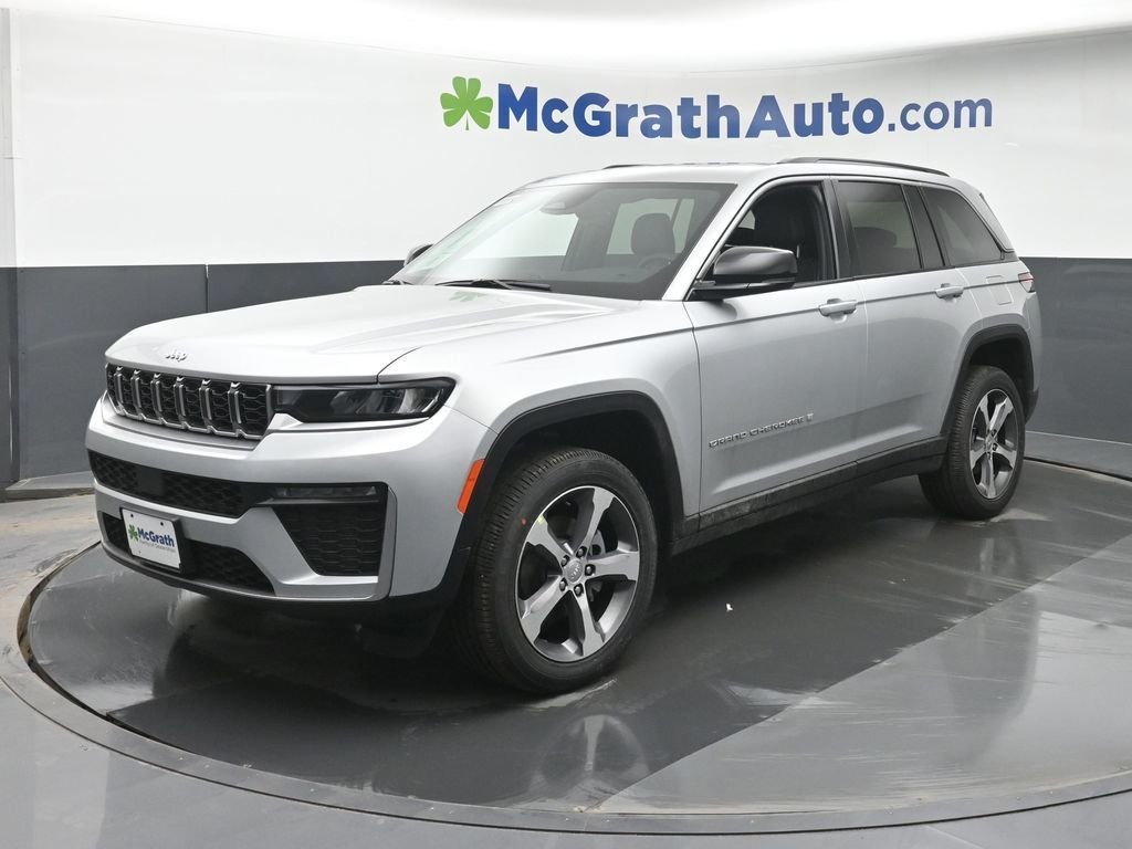 New 2026 Silver Zynith Exterior Paint Jeep Limited image 24