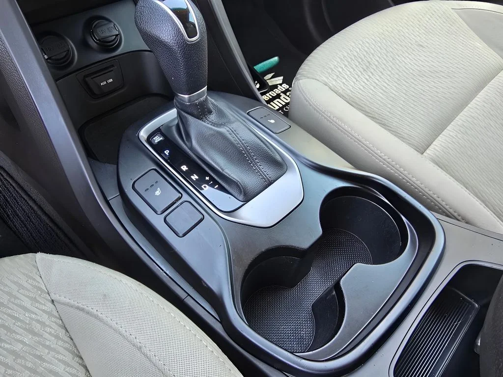 Used 2015 Frosted Mocha Hyundai GLS image 16
