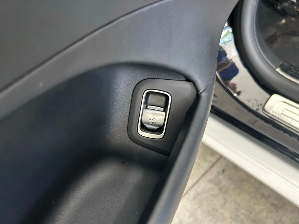 Used 2021 White Mercedes-Benz Maybach S 580 image 46