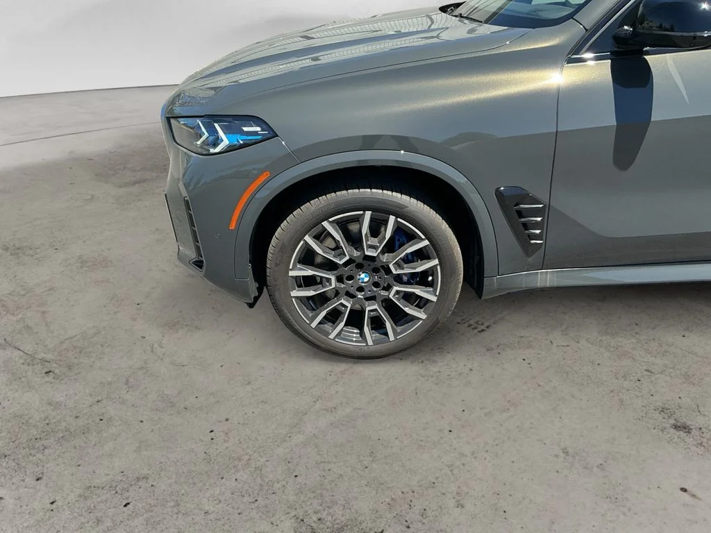 2026 BMW X5 M60i - Photo 9