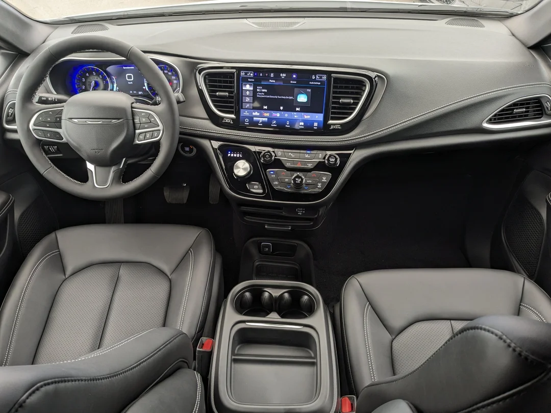 New 2027 White Chrysler Select - - FWD - 8-Passenger Seating - Stow n Go - Remote Start & More! image 25