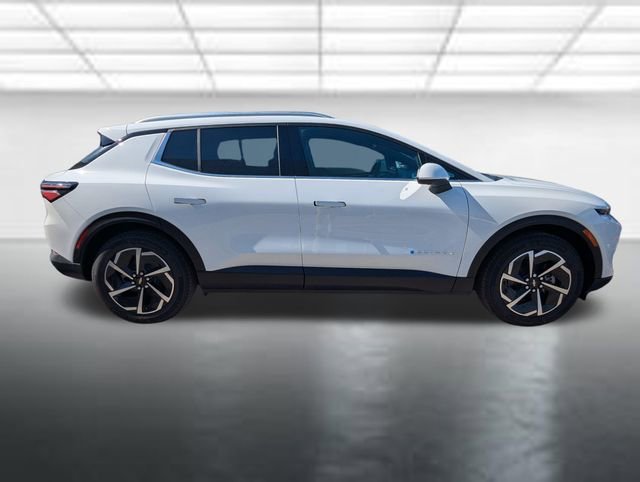 New 2026 Summit White Chevrolet LT image 31