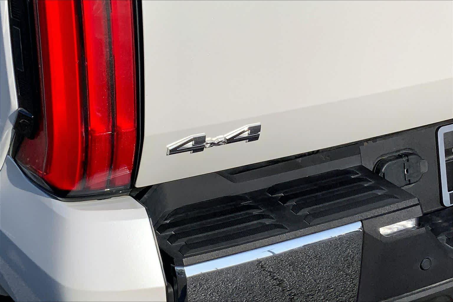 Used 2025 Wind Chill Pearl Toyota 1794 Edition Hybrid image 10