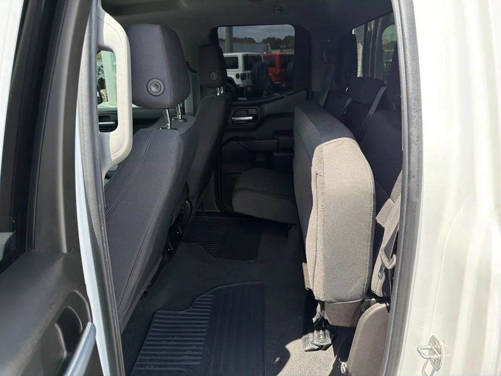 Used 2021 White Chevrolet Custom image 22
