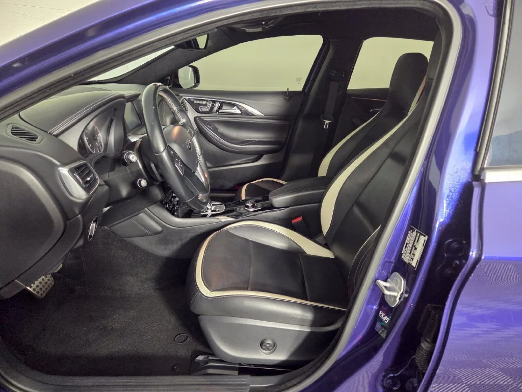 Used 2018 Ink Blue INFINITI Sport image 8
