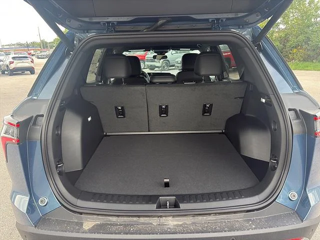 2027 Chevrolet Equinox LT - Photo 13