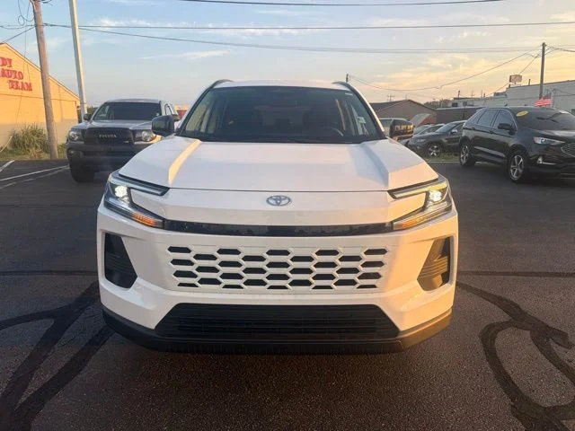 Used 2026 White Toyota XLE Premium image 3