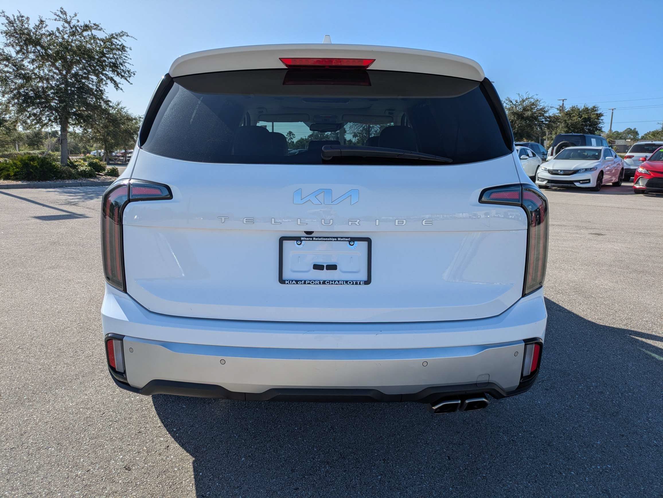 Certified Used 2024 Glacial White Pearl Kia EX image 5